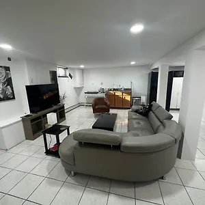 https://cozy-spacious-guest-suite.us-newyorkcity.com